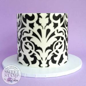 voorbeeld taart met sweetstamp stencil Aurora