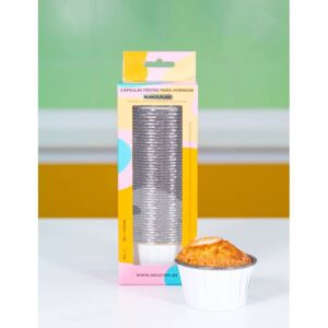 afbeelding van witte baking cups met zilveren binnenzijde